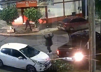 Escalada: Tras una persecución, detienen a dos delincuentes que robaron un auto