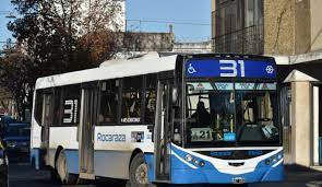 Lanús: Un policía les disparó a dos ladrones, hirió a uno y evitó un robo en el colectivo