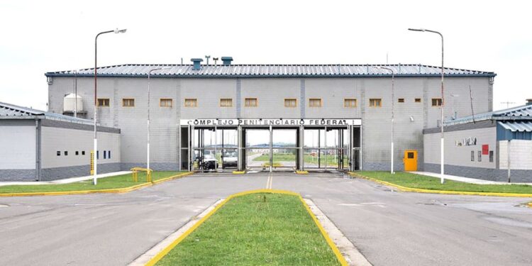 Miembros de Los Monos provocan un incendio en la cárcel de Ezeiza