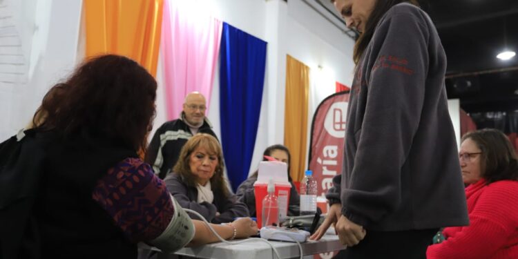 AVANZAN LOS OPERATIVOS DE SALUD GRATUITOS EN LANÚS