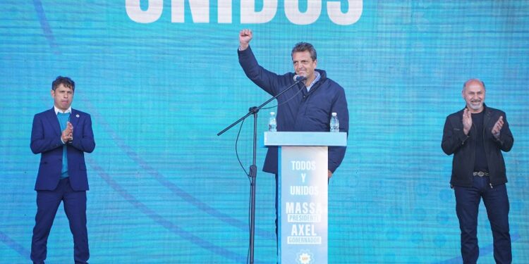 Unión por la Patria relanzó campaña bonaerense con Massa y Kicillof y frente a una multitud en Ensenada