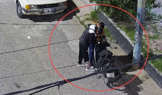 Wilde: Detuvieron a dos motochorros que asaltaron a un chico cuando salía del colegio