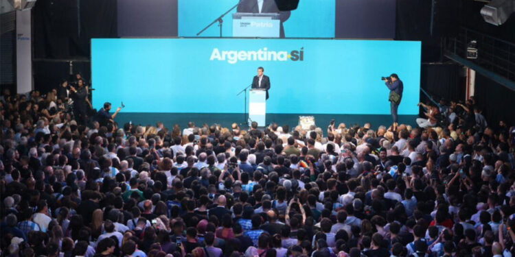 LUEGO DE UN TRIUNFO SORPRESIVO MASSA DIO UN DISCURSO MODERADO Y AFIRMÓ QUE “LA GRIETA SE MURIÓ”