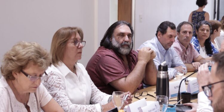 Docentes bonaerenses rechazaron la propuesta de incremento salarial del Gobierno.