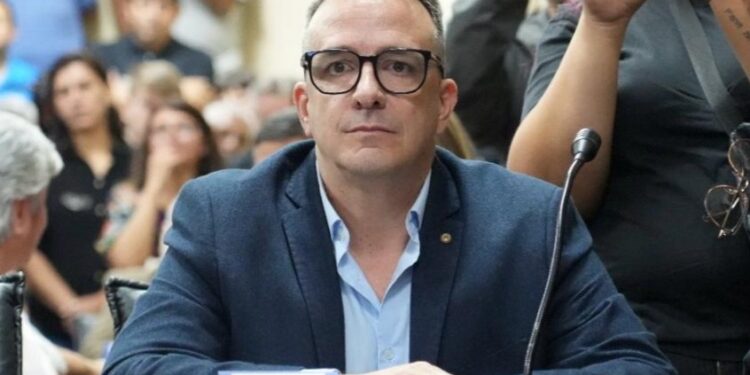 Villa dijo que Bursese hizo un chiste malo y avisó: “Una alianza no es buena cuando gana y mala cuando pierde”