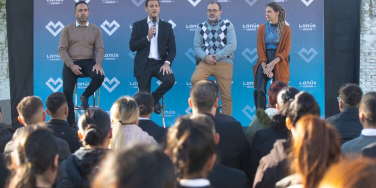 Lanús Gobierno les dio la bienvenida a aspirantes a las fuerzas de seguridad