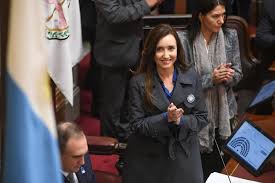 Desempató Villarruel y se aprobó la Ley Bases en general
