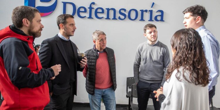 Lorenzino y Álvarez pusieron en funciones la nueva sede de la delegación de Lanús