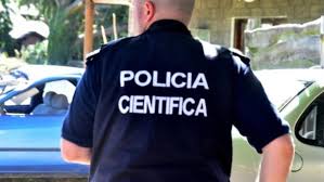 Horror en Gerli: Hallan un cadáver calcinado dentro de una traffic