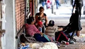 El Instituto Nacional de Estadística y Censos (INDEC) informó el jueves que el índice de pobreza llegó 52.9% en el primer semestre de 2024.