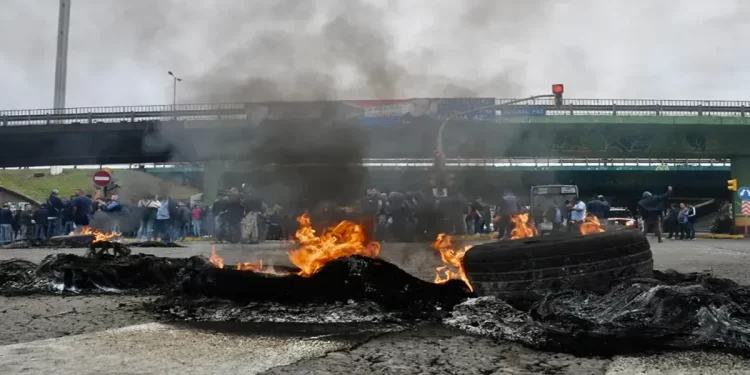 Más de 500 cortes en todo el país en el marco del paro de transporte
