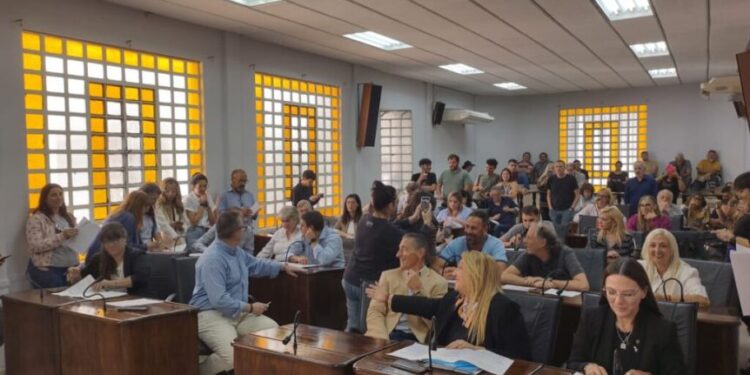 Lanús: el Concejo Deliberante aprobó una ampliación presupuestaria de más de un 20%