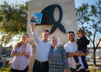 Lanús Gobierno inauguró la Plaza Hebe de Bonafini en Monte Chingolo