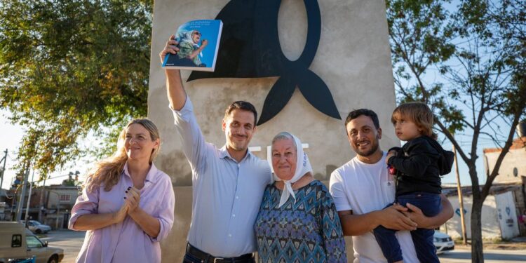 Lanús Gobierno inauguró la Plaza Hebe de Bonafini en Monte Chingolo
