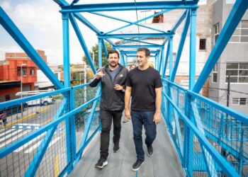 Restauraron un puente peatonal que une Monte Chingolo con Wilde