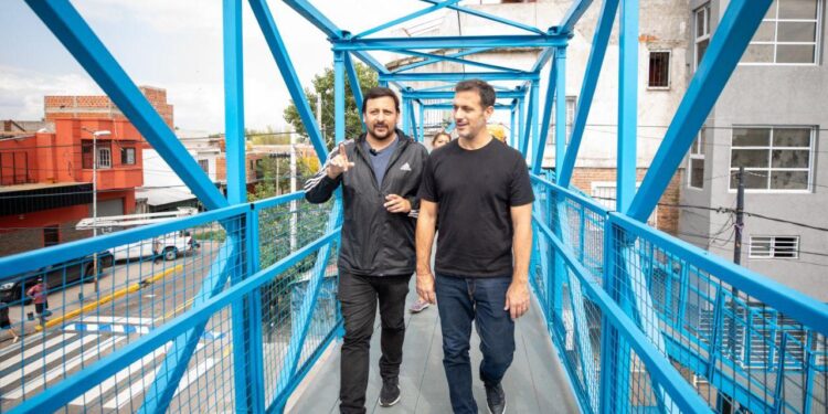Restauraron un puente peatonal que une Monte Chingolo con Wilde