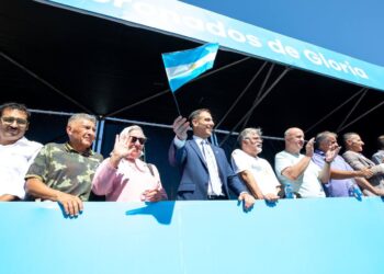 Desfile por Malvinas en Lanús