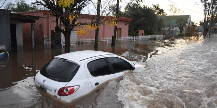 Intensas lluvias soporto el fin de semana en Buenos Aires: Más de 2.900 evacuados y tres desaparecidos