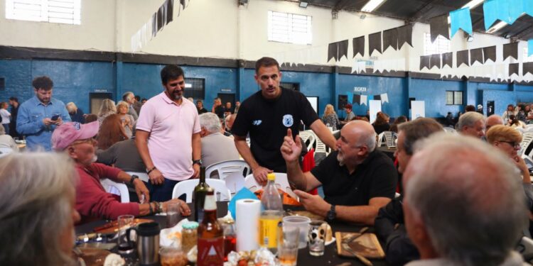Julián Álvarez participó del 72° aniversario del Club 1º de Mayo