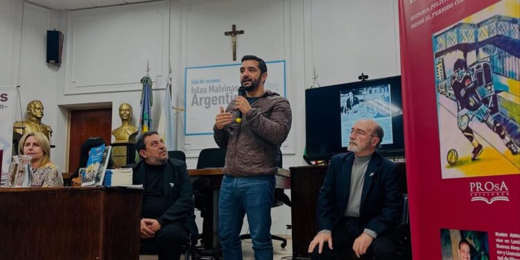 APERTURA LITERARIA 2025Rubén Adrián Polese presentó su último libro “Hecho en Lanús”