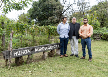 El Ministerio de Desarrollo Agrario bonaerense realizó una jornada en la huerta de la UNLa