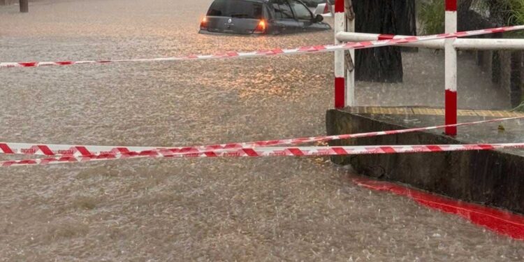Inundaciones en la Provincia: Los Andes, Temperley y Talleres reciben donaciones