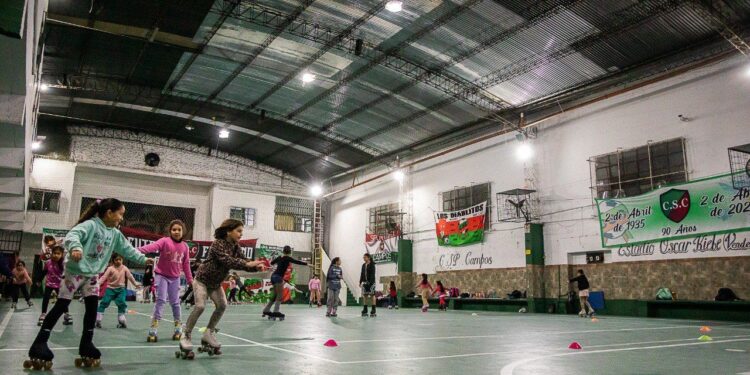 Clubes en Marcha: Julián Álvarez recorrió la puesta en valor del Club Sportivo Campos de Valentín Alsina