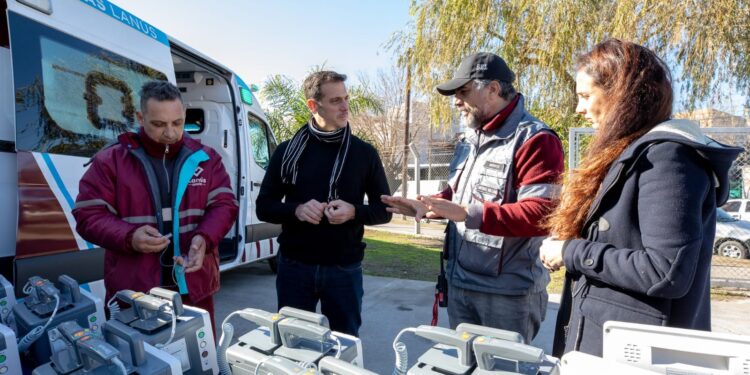 Lanús Gobierno adquirió aspiradores de vías aéreas, monitores desfibriladores y multiparamédicos para el Sistema de Emergencias 