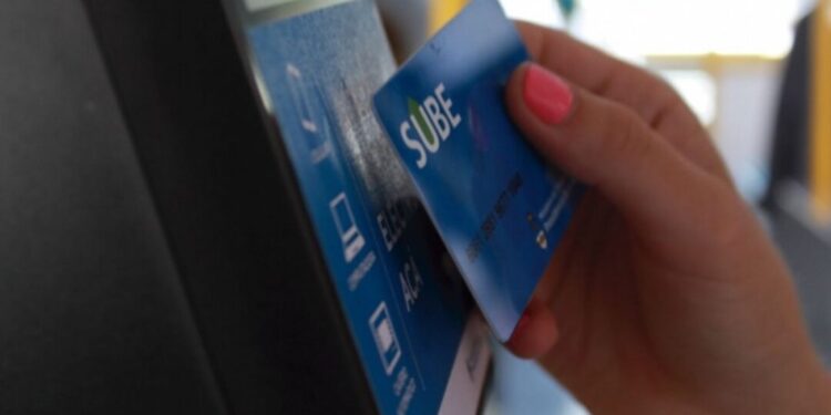 Lindo Regalo el día del Padre: Transporte, comunicación y servicios aumentaron más en el GBA