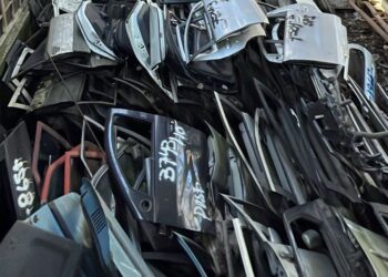 Lanús: Robaban autos de alta gama, falsificaban la documentación y vendía autopartes