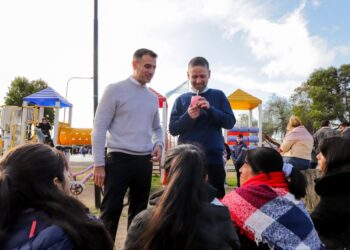 Julián Álvarez y Leandro Decuzzi participaron de una kermesse en Parque Juan Piñeiro