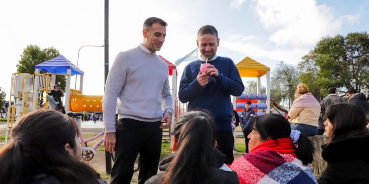 Julián Álvarez y Leandro Decuzzi participaron de una kermesse en Parque Juan Piñeiro