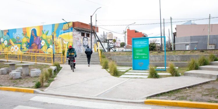Lanús Gobierno inauguró la plaza de Chubut y Hernandarias donde había un basural