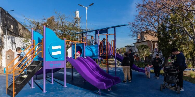 Lanús Gobierno finalizó la puesta en valor del Pasaje Las Vías y Farrell
