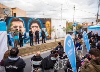 Julián Álvarez y Leandro Decuzzi anunciaron el inicio de la segunda etapa de obras en Villa Ilaza 