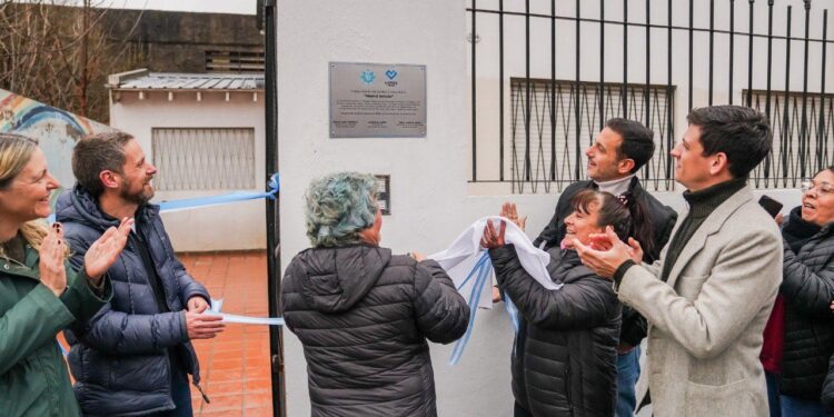 Julián Álvarez y Leandro Decuzzi inauguraron el Centro Comunitario Mamá Antula