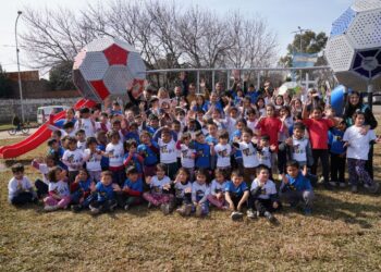 Julián Álvarez y Leandro Decuzzi inauguraron la nueva Plaza Triángulo Villa Balcarce 