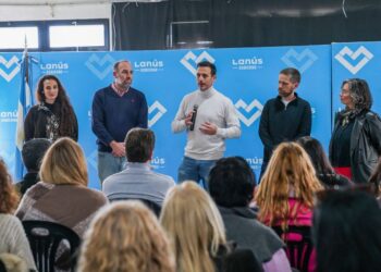 Julián Álvarez y Leandro Decuzzi presentaron el Programa Salud Escolar