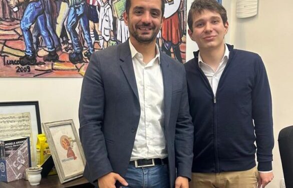 El Estudiante Gastón Díaz fue declarado vecino destacado del partido de Lanús