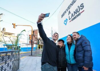 Julián Álvarez y Leandro Decuzzi recorrieron obras en Madariaga y Camino General Belgrano, donde se erradicó un basural crónico
