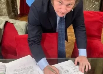 No escarmienta el presidente con lo que paso el domingo en las urnas ya no es un mandato es una venganza hacia el pueblo