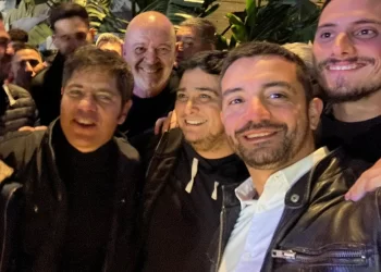 Agustín Balladares celebro la Victoria junto Axel Kicillof el triunfo electoral