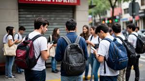En Argentina golpea con fuerza a los jóvenes: 7 de cada 10 trabajan sin derechos.