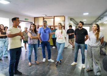 JULIÁN ÁLVAREZ RECORRIÓ EL INICIO DE LAS OBRAS DEL NUEVO CENTRO COMUNITARIO DE SALUD MENTAL EN EL CAPS RAMÓN CARRILLO 