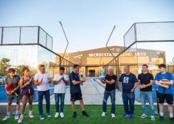 JULIÁN ÁLVAREZ INAUGURÓ NUEVAS CANCHAS DE PÁDEL MUNICIPALES EN EL PARQUE CENTRAL LAS COLONIAS