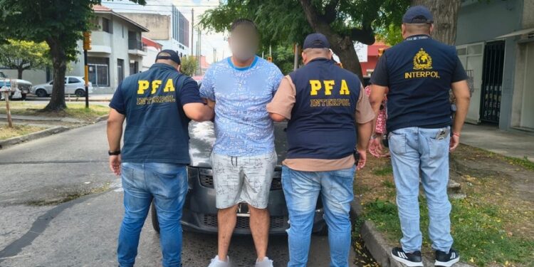 Lo buscaban por el robo a un banco en Uruguay: estaba escondido en Avellaneda