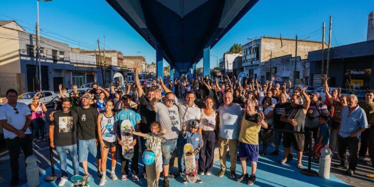 JULIÁN ÁLVAREZ INAUGURÓ LAS OBRAS DEL PASEO “INTENDENTE MANUEL QUINDIMIL” EN EL BAJO PUENTE ARENAS