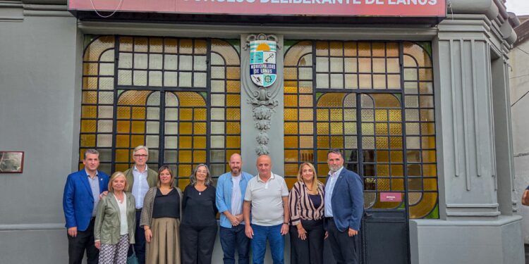 El HCD Lanús recibió a la vicepresidenta del Gobierno del Principado de Asturias, Gimena Llamedo González