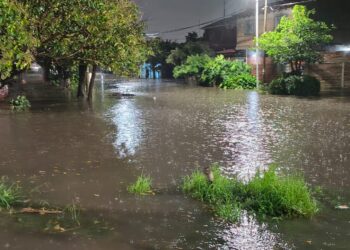 Lo que causo la tormenta, viernes santo mas de 5.000 hogares quedaron bajo agua en Monte Chingolo y parte de Lanús
