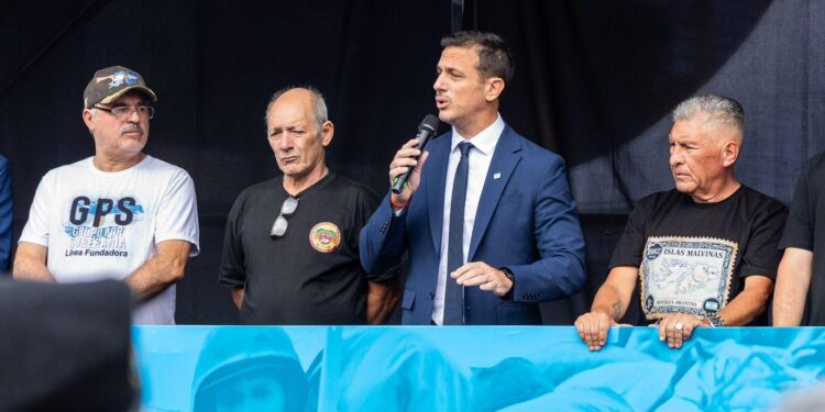 JULIÁN ÁLVAREZ: “LA CAUSA MALVINAS REPRESENTA LOS VALORES MÁS IMPORTANTES DE NUESTRO PUEBLO”